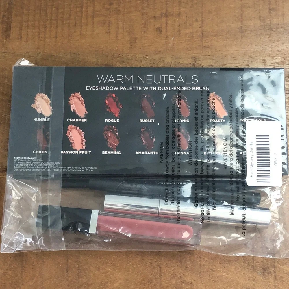 Sigma Beauty Warm Neutrals Eyeshadow Palette + Extrras
